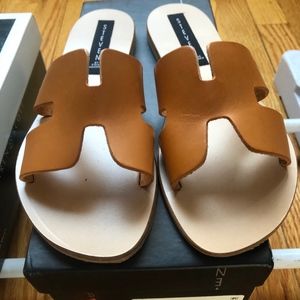 NWT Steve Madden Greece Sandals Cognac Leather